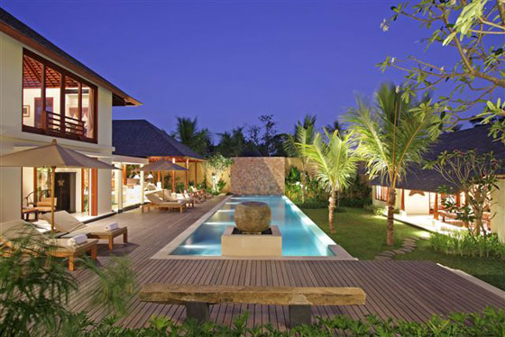 Pool & House at Night - Villa Sakti