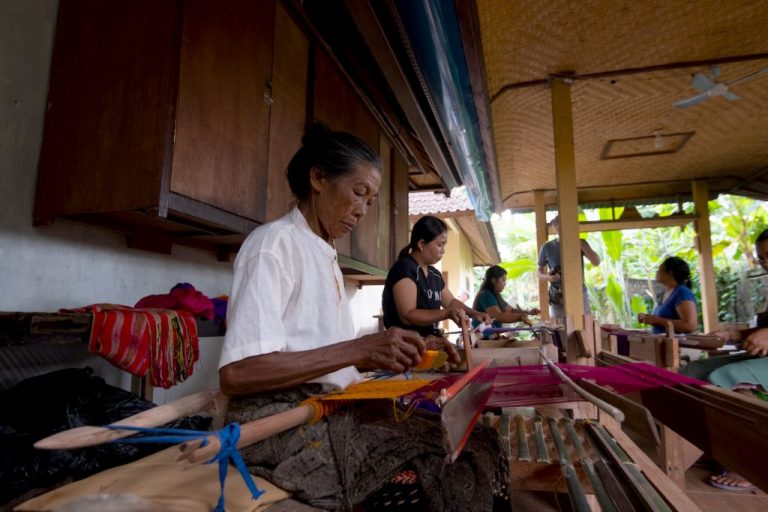 Pejeng Kangin Ikat Weaving – by David Metcalf
